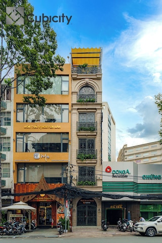 Cubicity Wall Street House