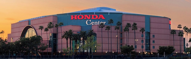 Resort-style APT Pool Gymparking 10min to Disney