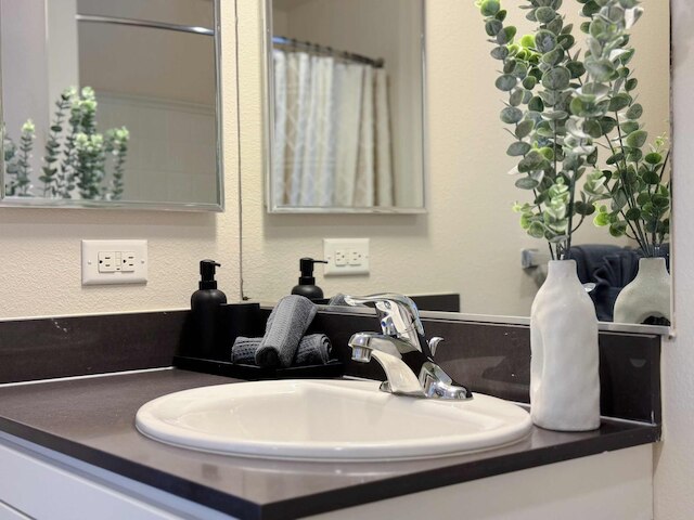 New Oasis Near Disneyland Pool Gym Free Parking