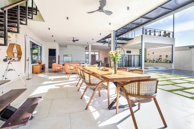 ジヤ ヴィラ ウルワツ - パノラミックテラス ウィズ スタニングビューズ、ラグジュアリーサービス アンド エンターテインメント