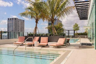 ザ クロスビー マイアミ ワールドセンター