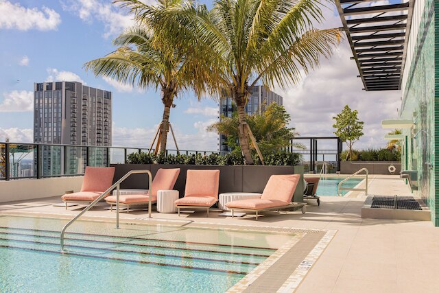 ザ クロスビー マイアミ ワールドセンター