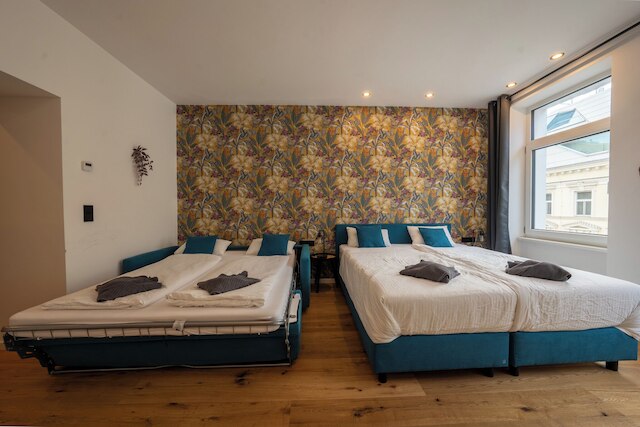 ベルベット ウィーン - アット メトロ ステーション U1 - 5 ミンズ トゥ オペラ