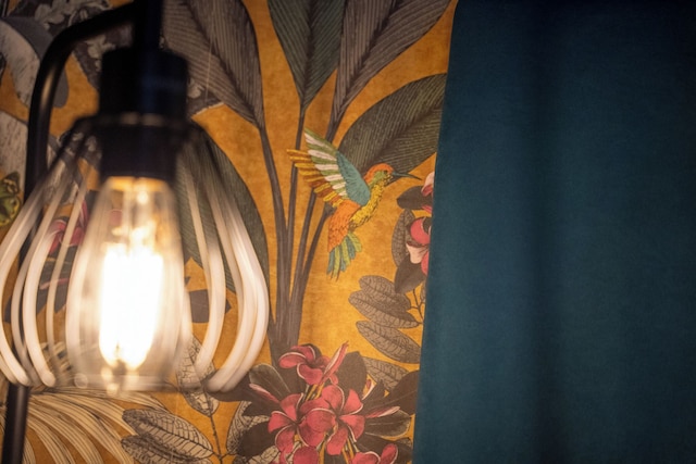 ベルベット ウィーン - アット メトロ ステーション U1 - 5 ミンズ トゥ オペラ