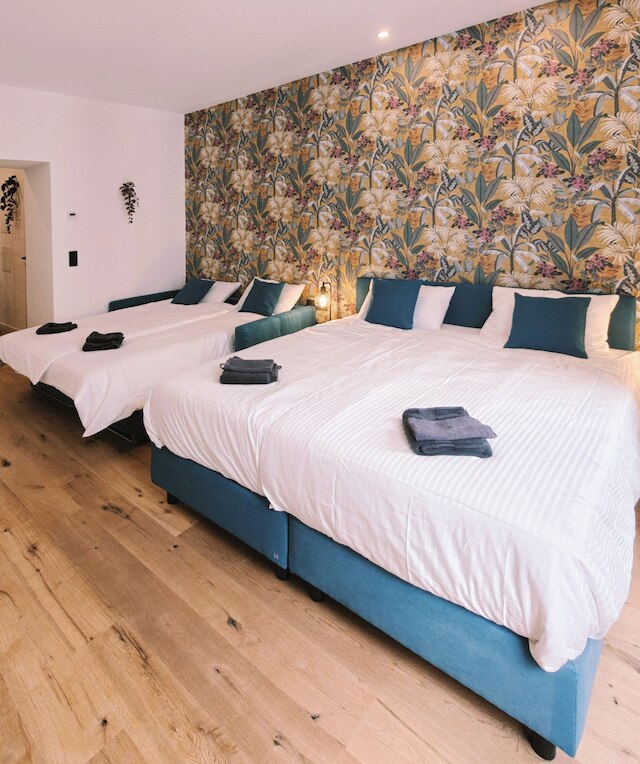 ベルベット ウィーン - アット メトロ ステーション U1 - 5 ミンズ トゥ オペラ