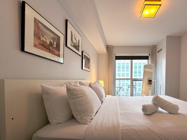 300 フロント ラグジュアリー コンドス