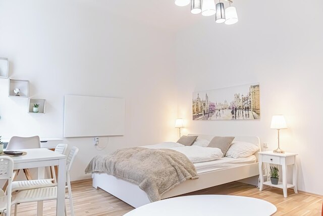 1BR Apt Near Westbahnhof Station