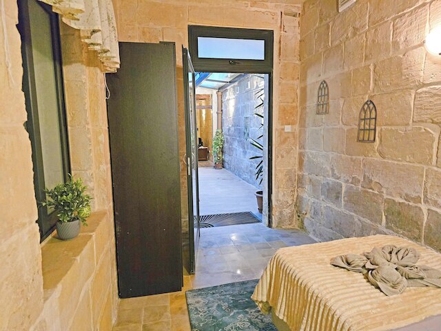 Maltese-Style APT - 5 mins from Valletta