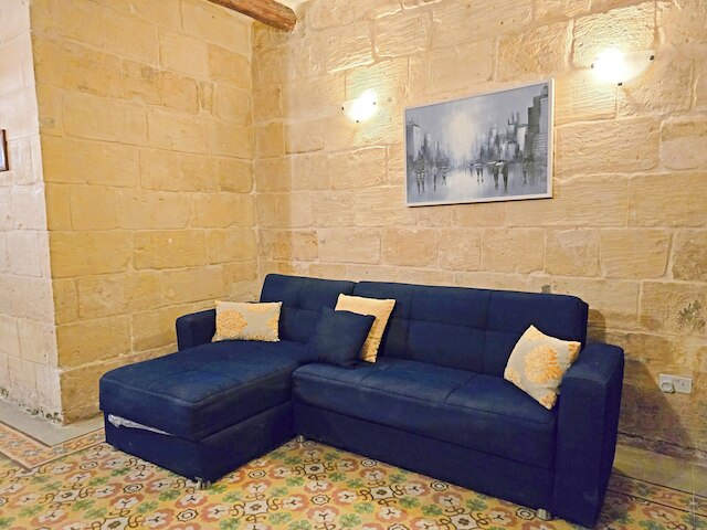 Maltese-Style APT - 5 mins from Valletta