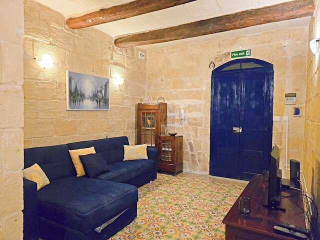Maltese-Style APT - 5 mins from Valletta