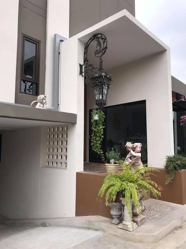 ナラダ レジデンス