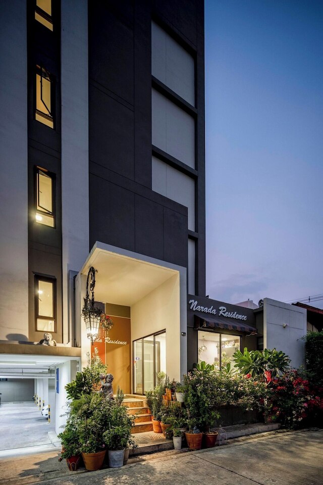 ナラダ レジデンス