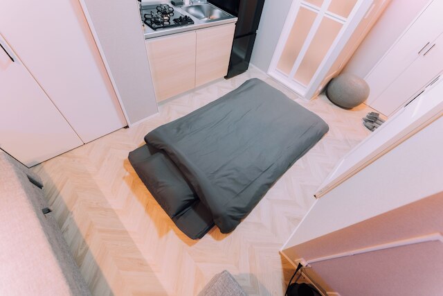 Shinjuku Neon Den 102