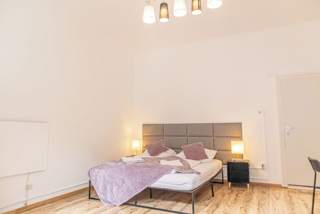 チャーミング 2ベッドルーム アパートメント クローズ トゥ ウェストバーンホフ