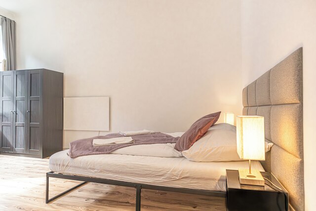 チャーミング 2ベッドルーム アパートメント クローズ トゥ ウェストバーンホフ