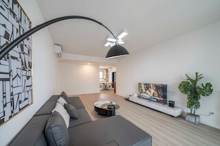 Tyms Spacious 3BR 2BA APT  Laishi Di