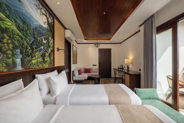 エマナ アビアン タクス