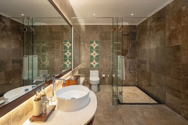 エマナ アビアン タクス