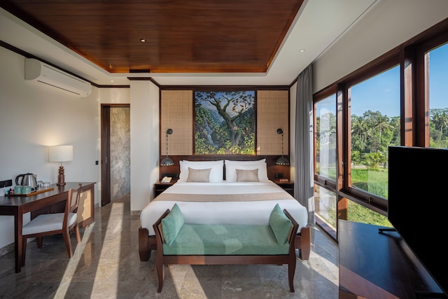 エマナ アビアン タクス