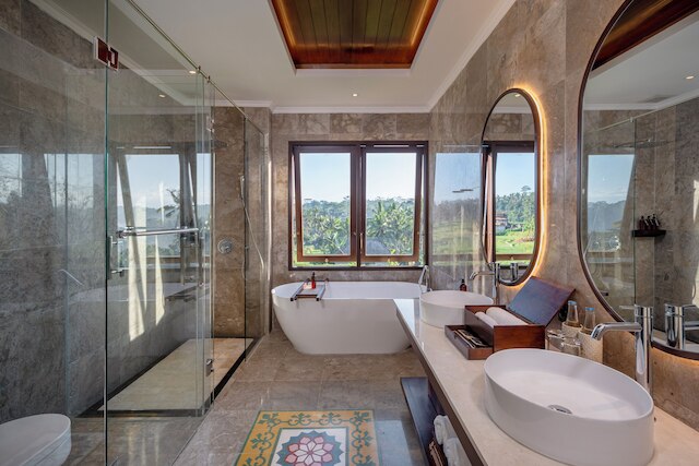 エマナ アビアン タクス