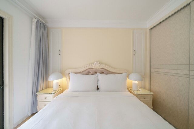 Tyms 2BR APT Xujiahui Dacheng Residence