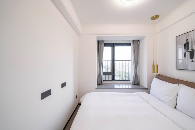 Tyms Hongqiao Deluxe 3BR 2BA APT