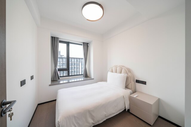 Tyms Hongqiao Deluxe 3BR 2BA APT