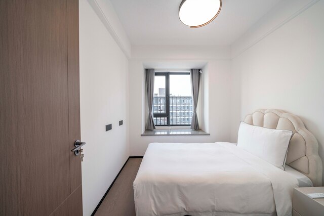 Tyms Hongqiao Deluxe 3BR 2BA APT