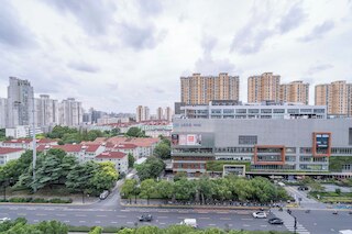 Tyms Luxury 4BR 2BA APT  Garden