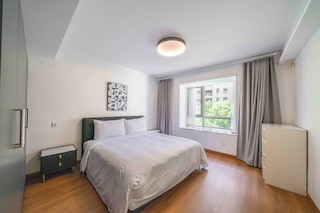 Tyms Morden 3BR 2BA APT Bella Vita