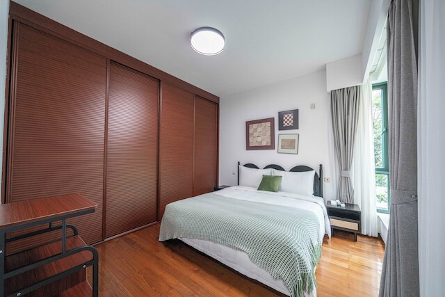 Tyms 2BR APT Lujiazui Renheng Riverside
