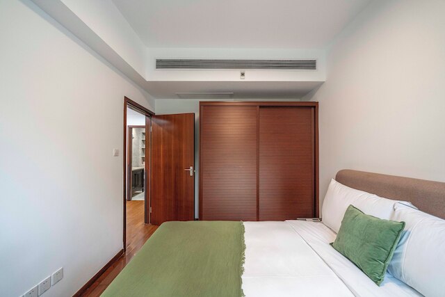 Tyms 2BR APT Lujiazui Renheng Riverside