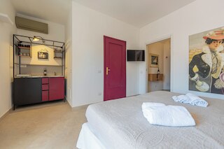Molo Angioino Suites
