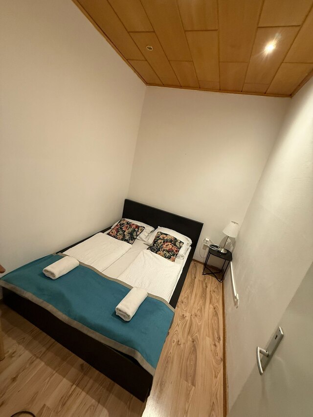 シック 2 ベッドルーム アパートメント ステップス フロム ウェストバーンホフ