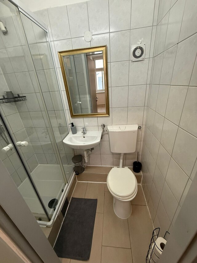 コージー 1 ベッドルーム アパートメント ウィズ リビングルーム ウィーン ロケーション