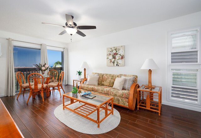 コナ マンションズ E333 1 ベッドルーム コンド