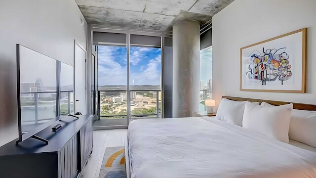 2 ラグジュアリー コンドス, 1 ブロック フロム レイニー ストリート ニュー ハイライズ ウィズ ルーフトッププール & ジム