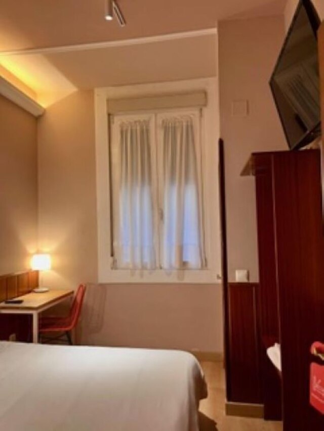 ホスタル ラ ベラ