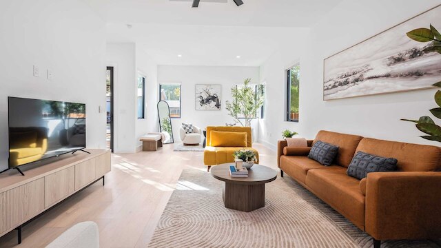 スタイリッシュ ホーム ウィズ ファイアピット & バルコニー ステップス フロム オースティンズ ベスト ニア レイニーストリート, レディバードレイク & ダウンタウン ジ アシュリー by アバンステイ