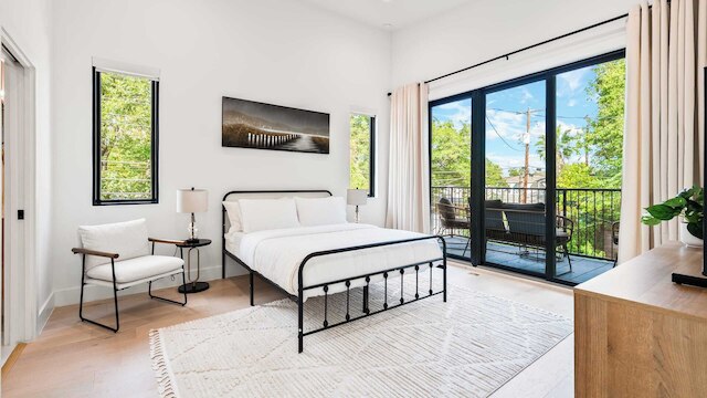 スタイリッシュ ホーム ウィズ ファイアピット & バルコニー ステップス フロム オースティンズ ベスト ニア レイニーストリート, レディバードレイク & ダウンタウン ジ アシュリー by アバンステイ