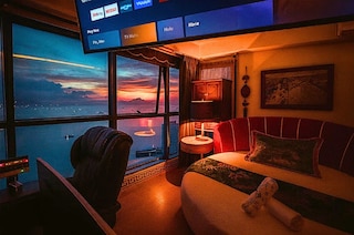 Sea Family Room in Front of US Embassy