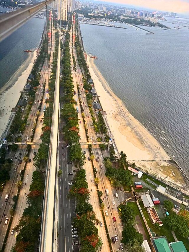 シー ファミリールーム イン フロント オブ US エンバシー