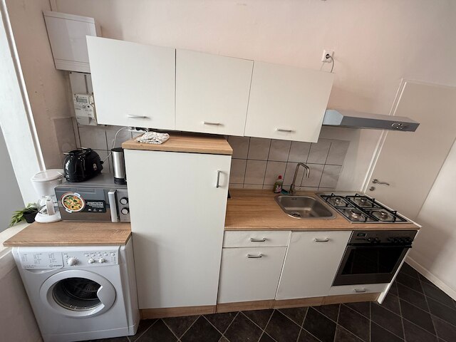 シンプル 2ベッドルーム ニア ウェストバーンホフ ステーション