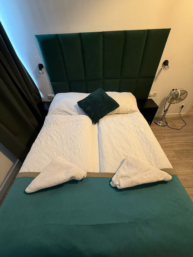 シンプル 2ベッドルーム ニア ウェストバーンホフ ステーション