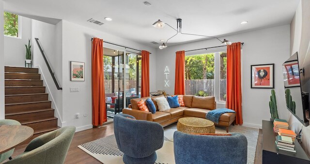 スペーシャス 5ベッドルーム オースティン ホーム ウィズ バックヤード ファイヤーピット