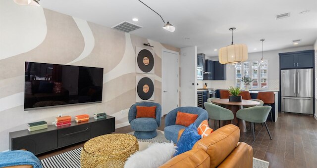 スペーシャス 5ベッドルーム オースティン ホーム ウィズ バックヤード ファイヤーピット