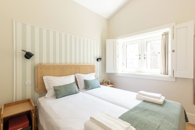 Porto Haven - Under the Bridge