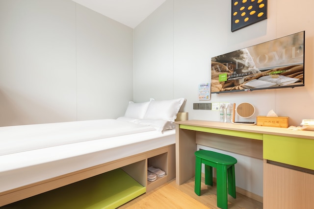 Lemon Hotel- New World Shopping Mall