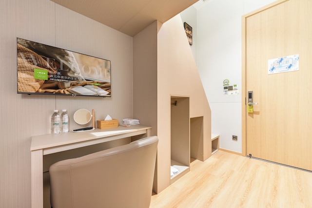 Lemon Hotel- New World Shopping Mall