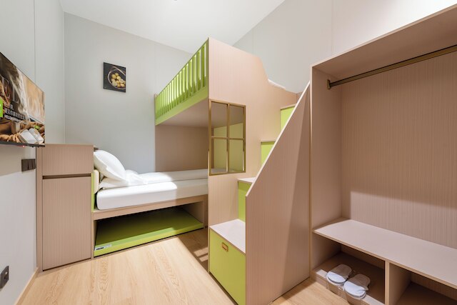 Lemon Hotel- New World Shopping Mall